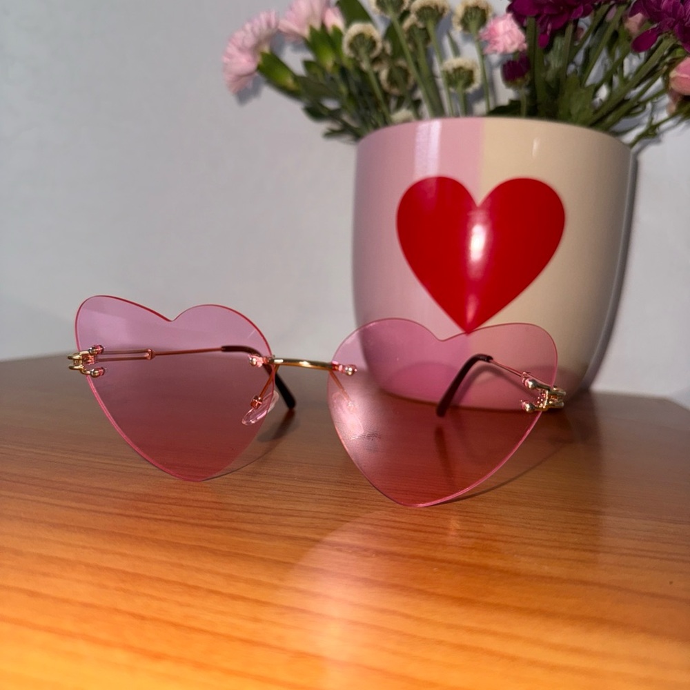Rimless Heart-Shaped Sunglasses With Pink Tinted Lenses